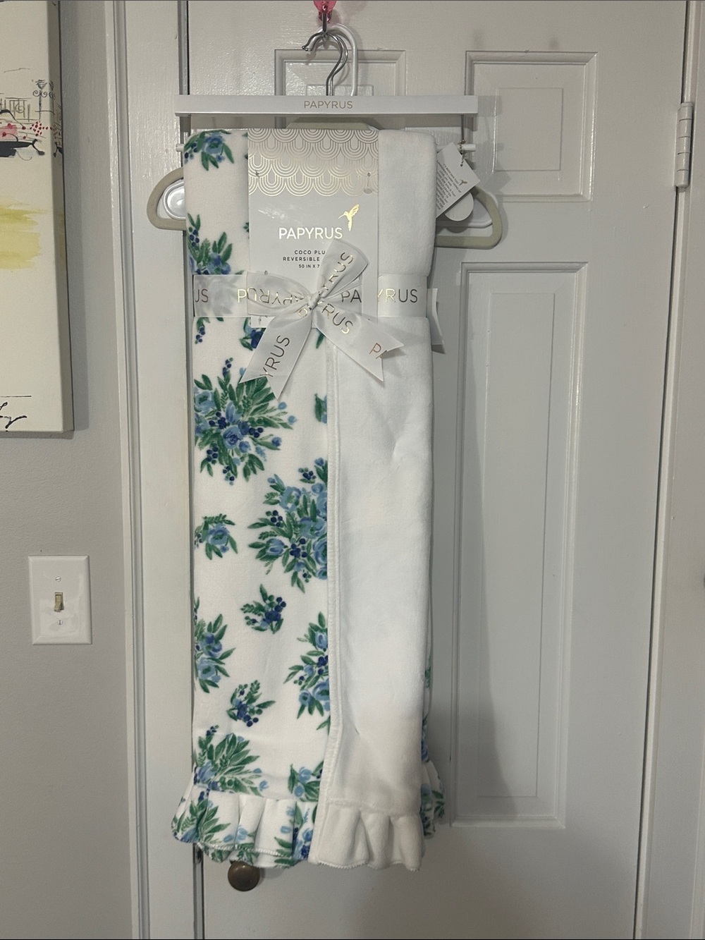 Papyrus coco plush reversible floral throw
